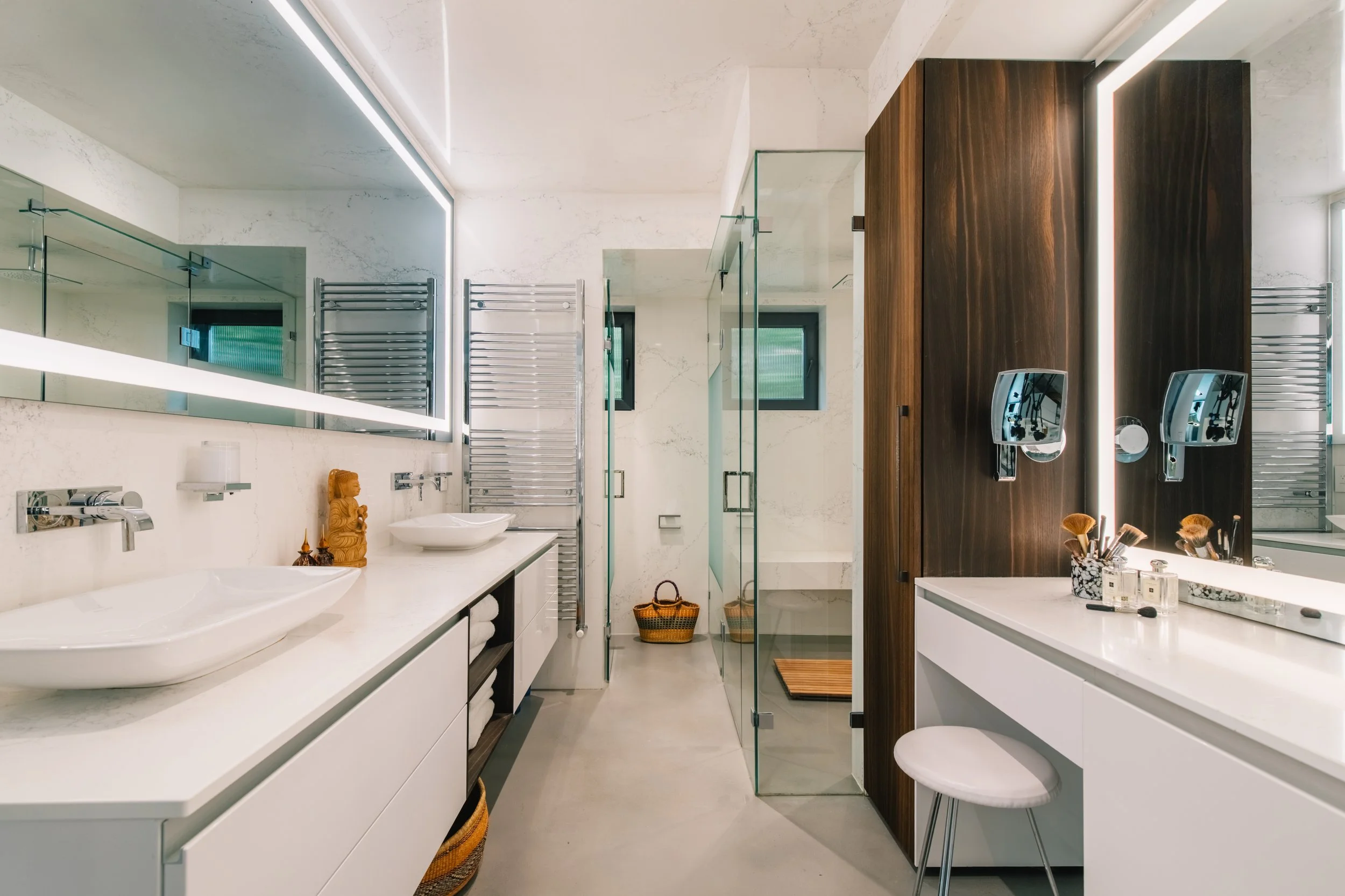 West Coast Modern Home — 9